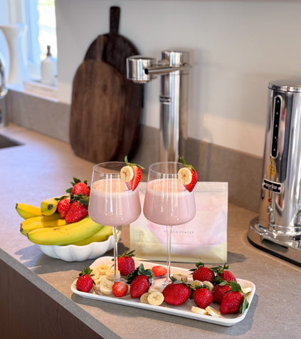 <p>4 Reasons to Add Protein Powder</p><p>to<em> Your Routine</em></p>